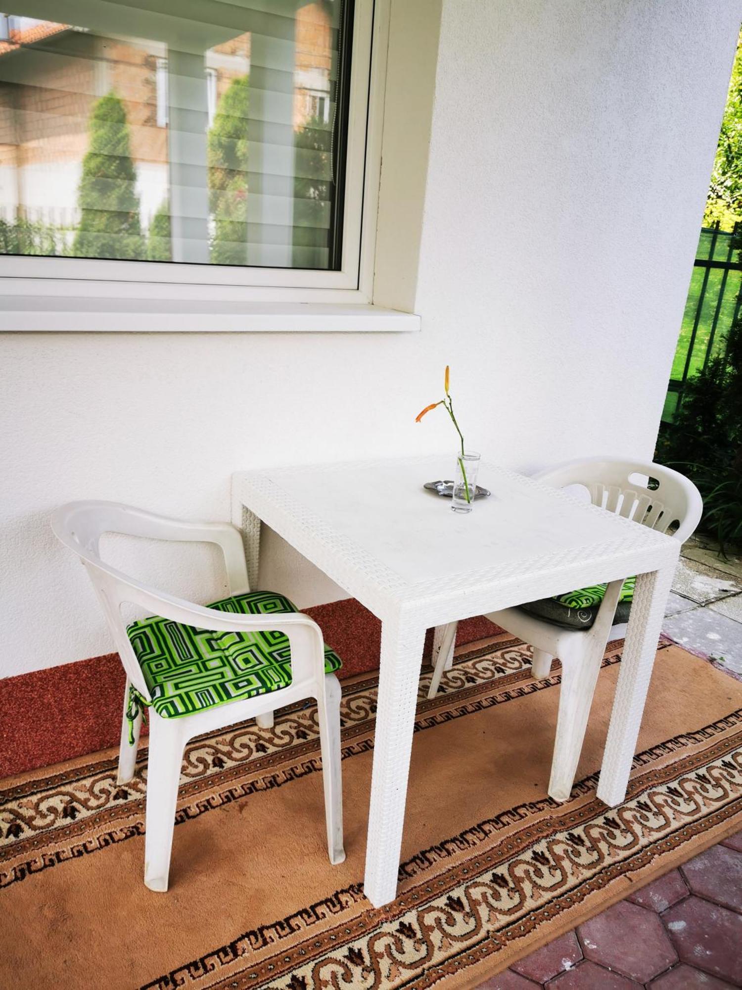 Rest & Recharge 4Bdr Apt- Free Parking, Ac & Garden Сараево Экстерьер фото