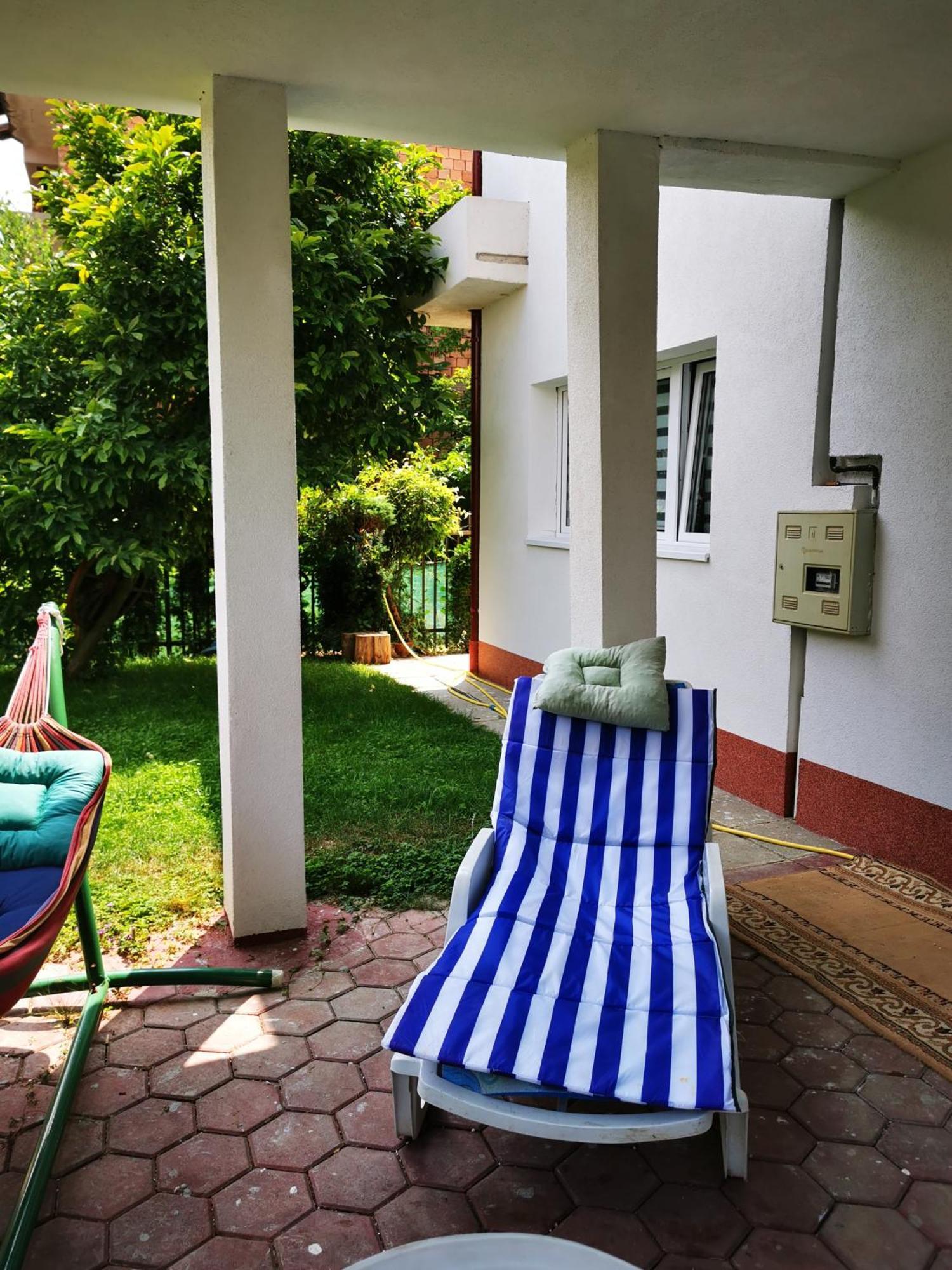 Rest & Recharge 4Bdr Apt- Free Parking, Ac & Garden Сараево Экстерьер фото