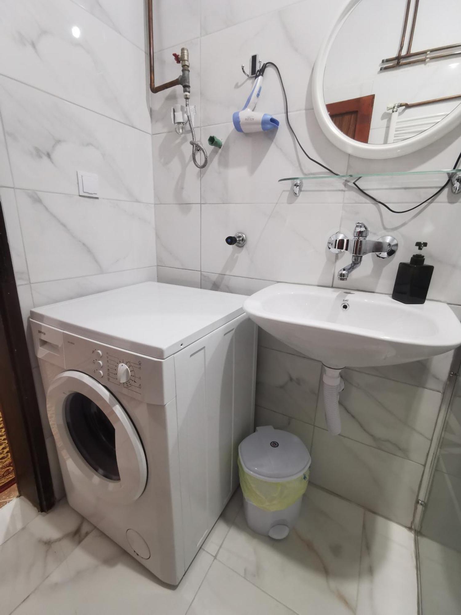 Rest & Recharge 4Bdr Apt- Free Parking, Ac & Garden Сараево Экстерьер фото