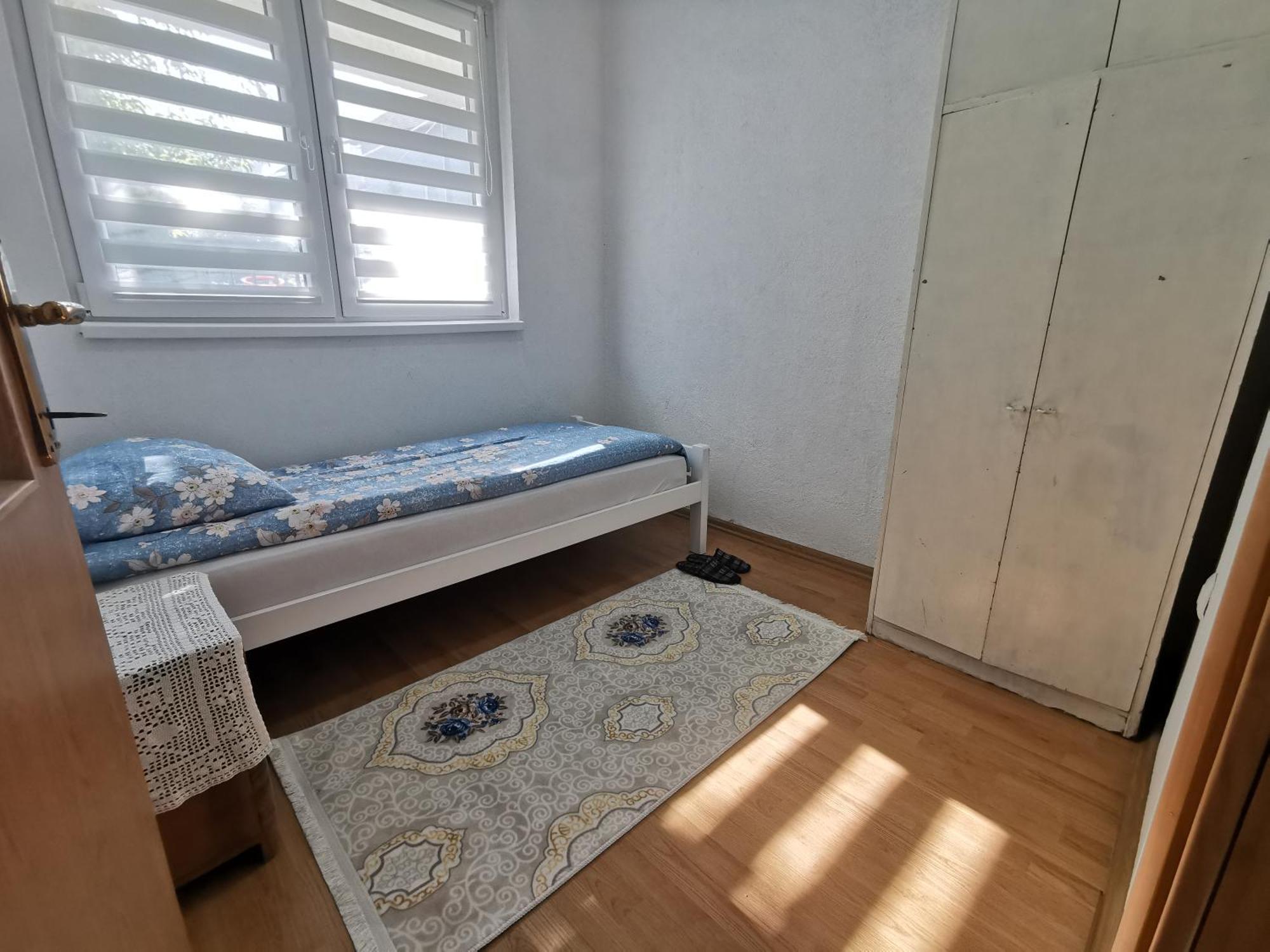 Rest & Recharge 4Bdr Apt- Free Parking, Ac & Garden Сараево Экстерьер фото